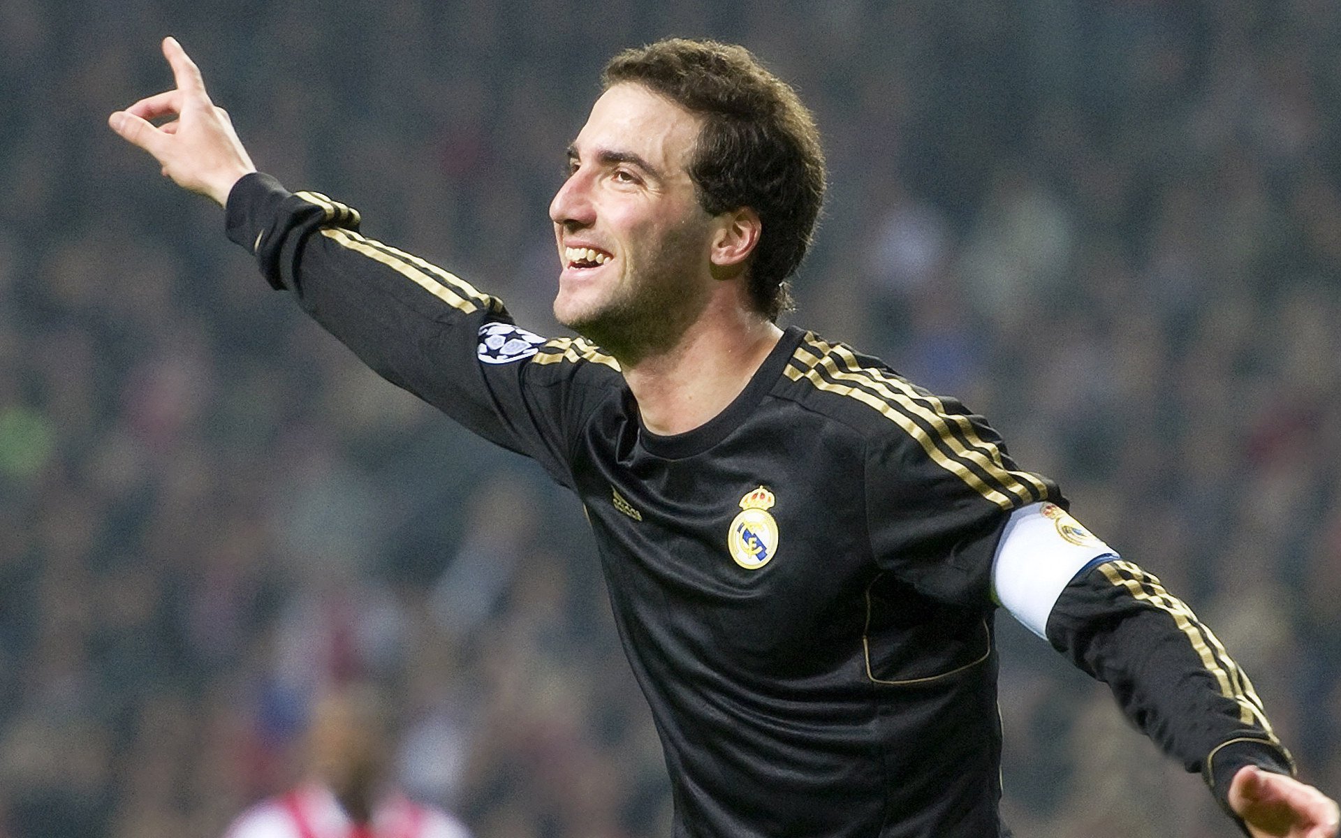 爱游戏官方-“球迷投票：你支持的MVP人选是？“，mvp是最佳球员吗