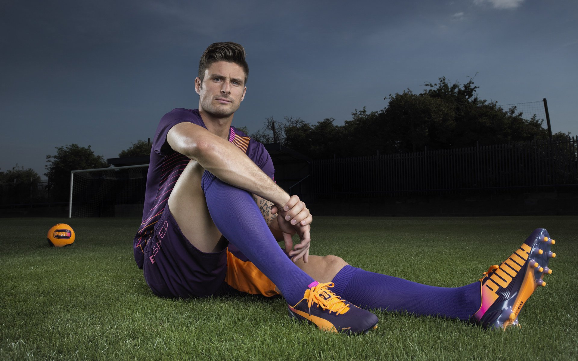 “英超强队遭遇挑战，争冠局势进入关键期”，“英超”