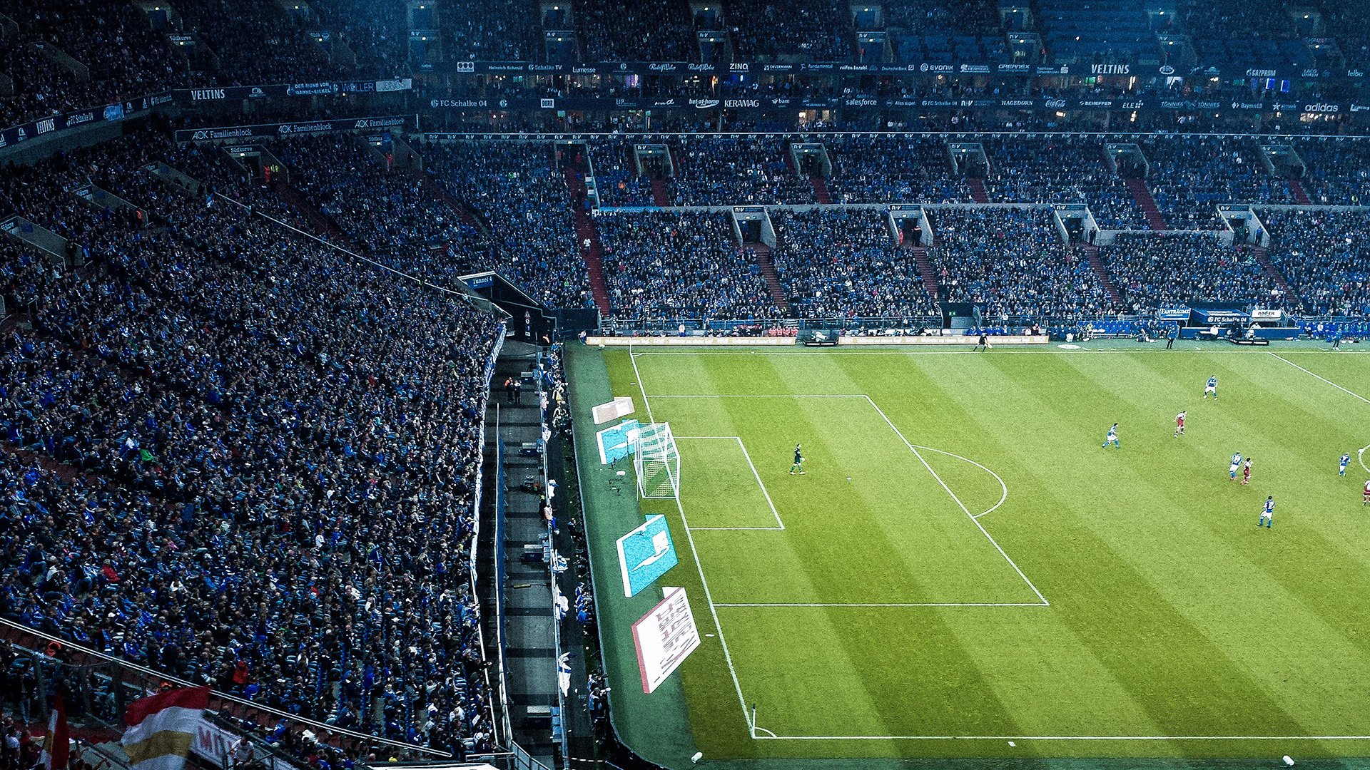 “英超赛场:倒数第二轮比赛惊心动魄”,英超倒数第三有附加赛